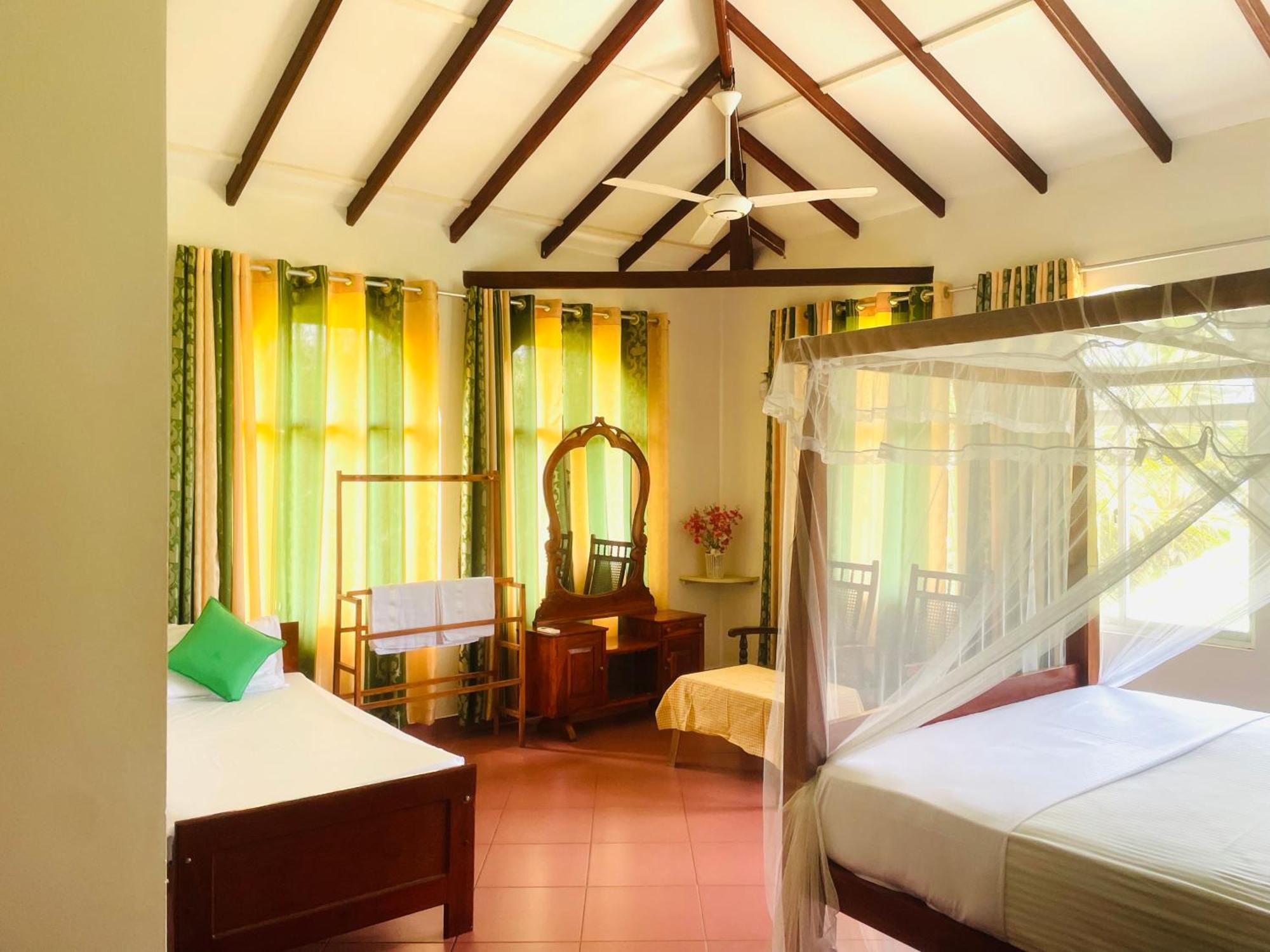 Hotel Island House à Dikwella Extérieur photo